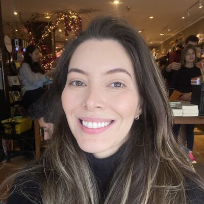 MarianaReisMaria sq 400x400