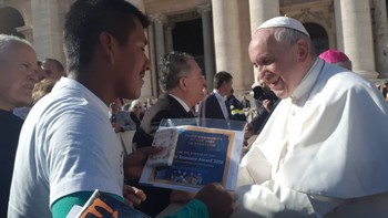 181107 Udienza Papa Francesco Chocopaz rid